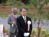 稲嶺沖縄県知事
